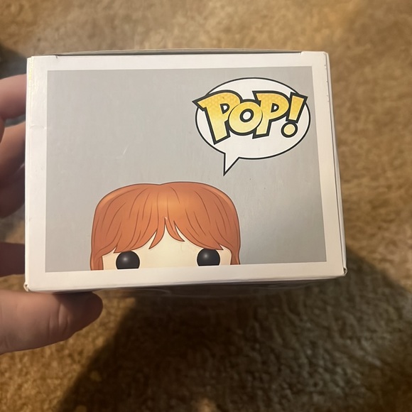 Ron Weasley in Dress Robes Funko Pop - Picture 2 of 7